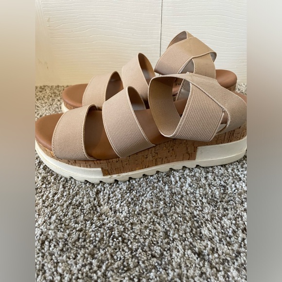 Platform Sandal - Picture 3 of 5